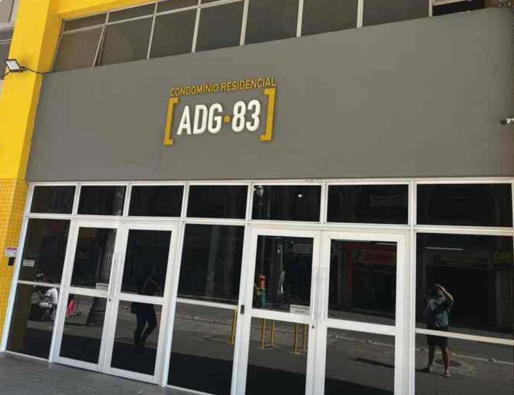 No Centro De Sp Proximo A Rua 25 De Marco * São Paulo